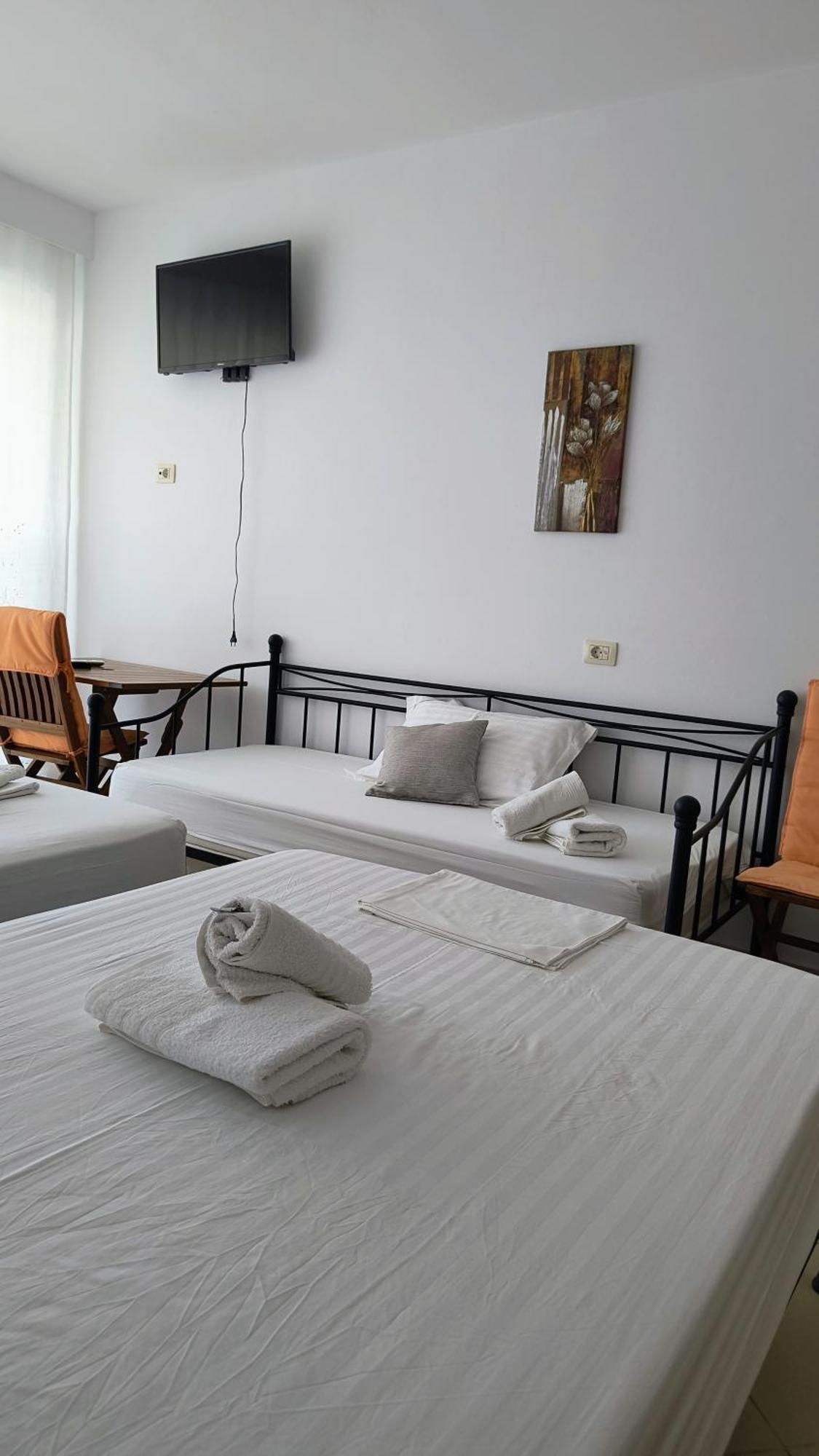 צ'פרו Polyxeni Apartments & Rooms מראה חיצוני תמונה
