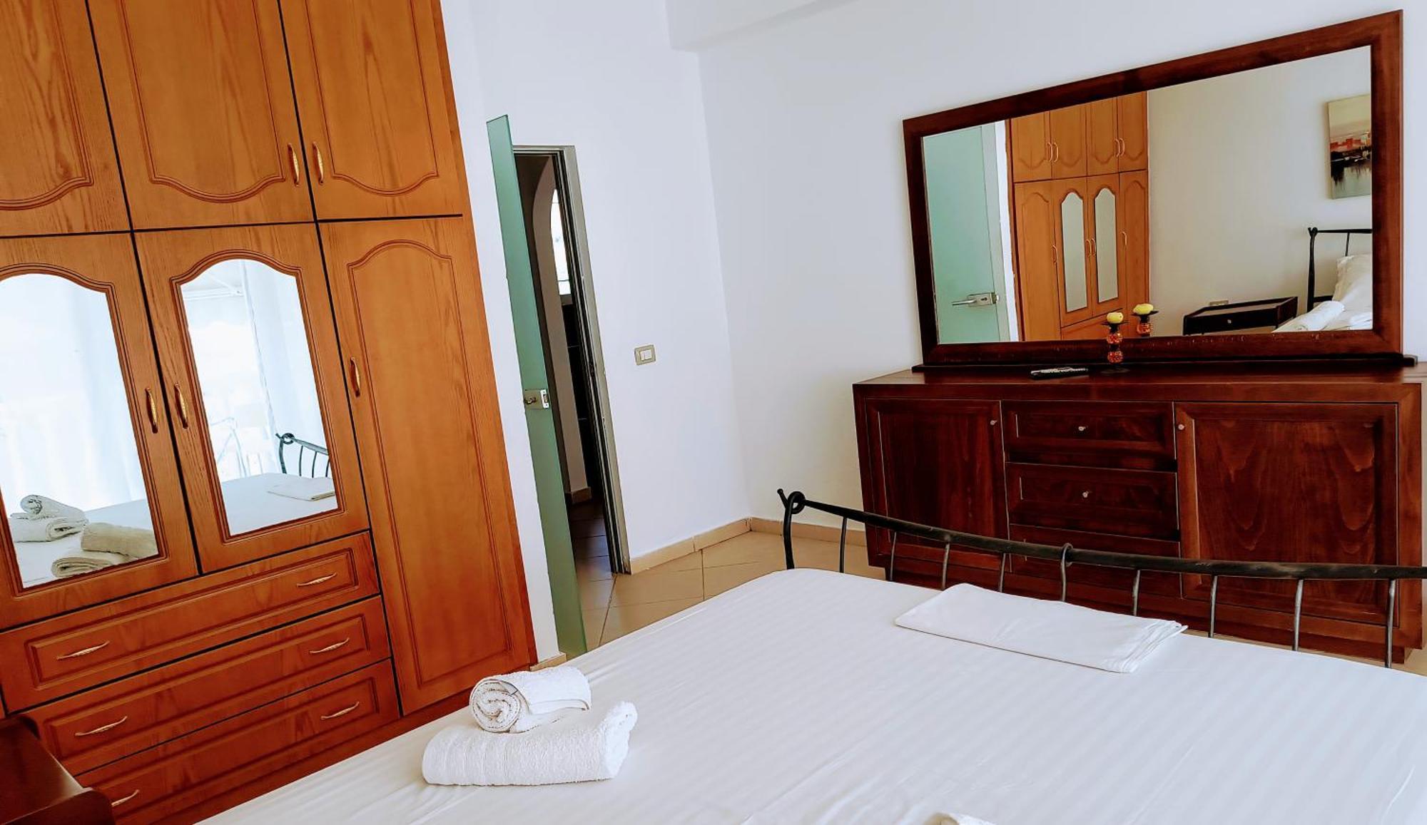צ'פרו Polyxeni Apartments & Rooms מראה חיצוני תמונה