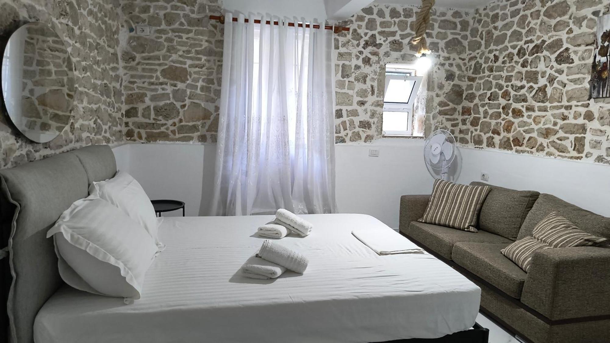 צ'פרו Polyxeni Apartments & Rooms מראה חיצוני תמונה