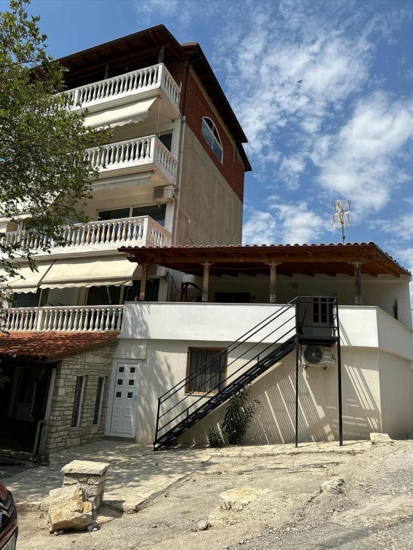 צ'פרו Polyxeni Apartments & Rooms מראה חיצוני תמונה