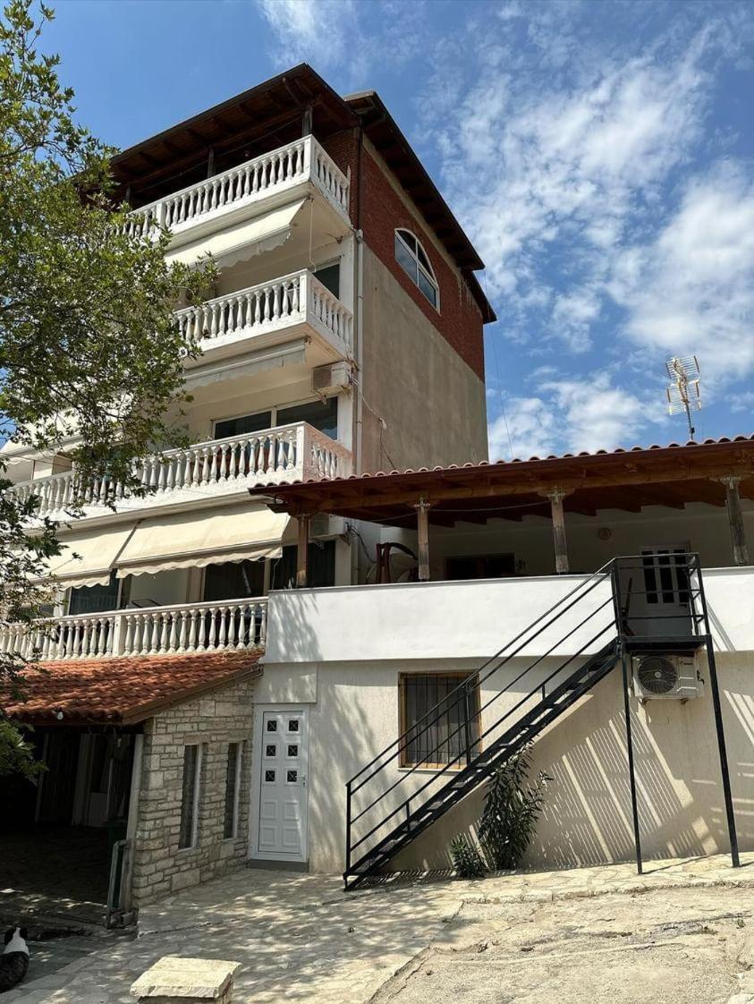 צ'פרו Polyxeni Apartments & Rooms מראה חיצוני תמונה